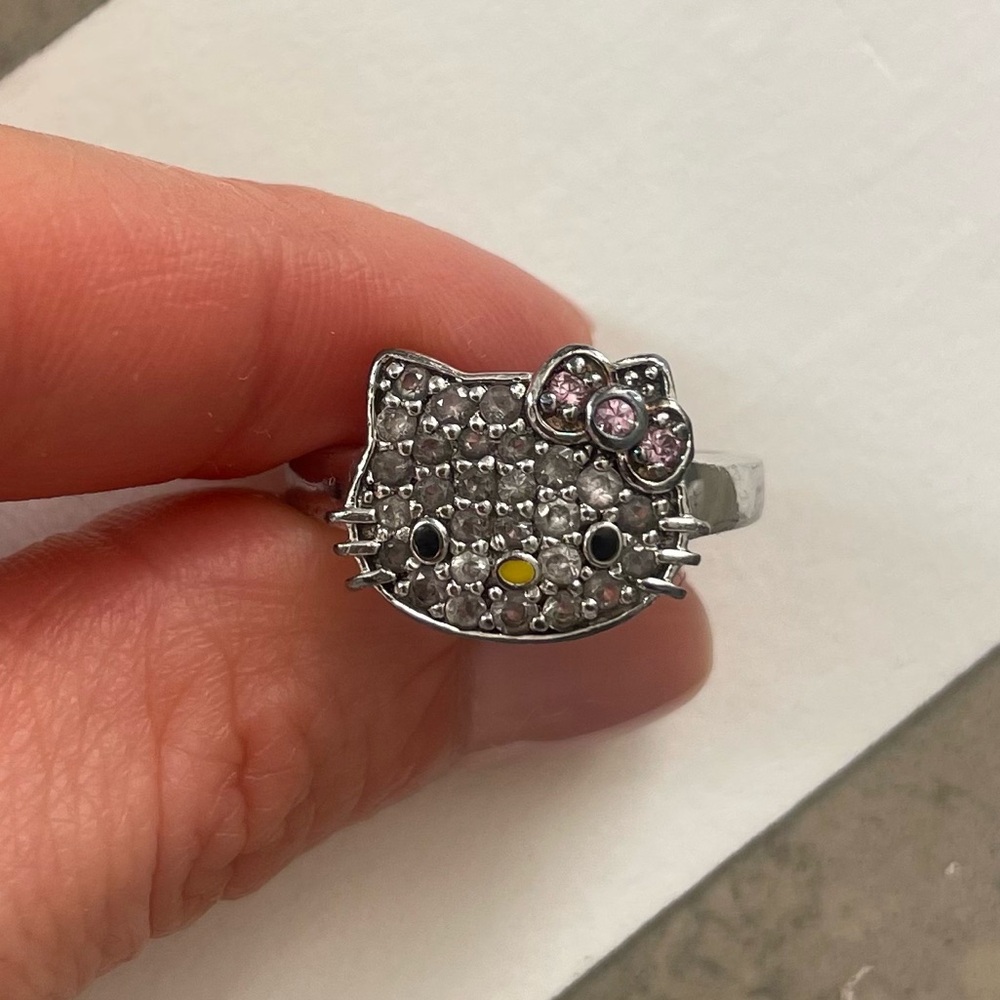 Kimora Lee Simmons Hello Kitty Diamond ring